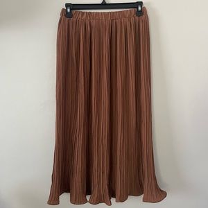Pleated  skirt